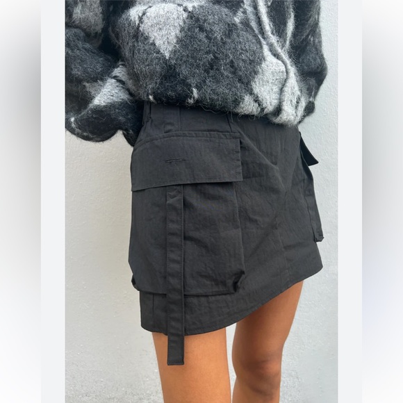 OAK + FORT Dresses & Skirts - OAK + FORT Mini Nylon Cargo Skirt Black Size Medium